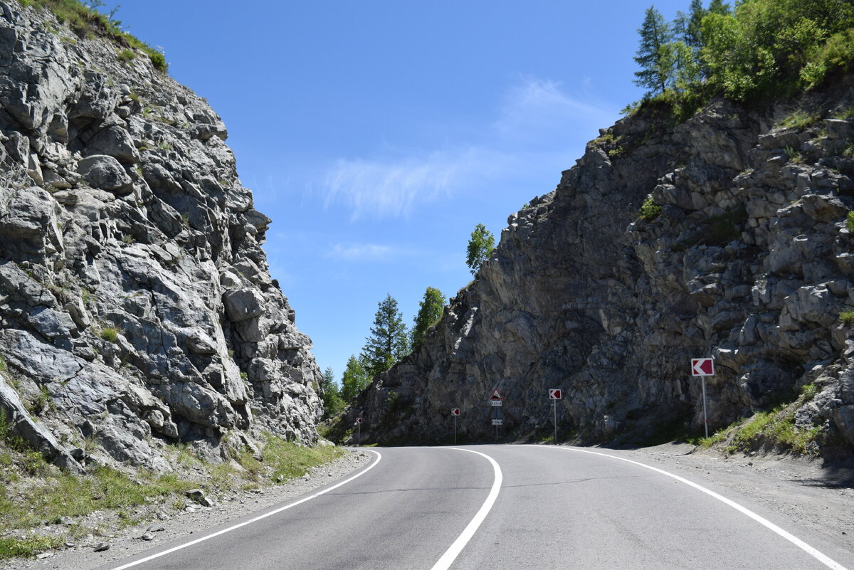 Дороги в скалах