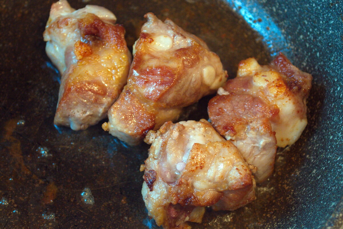 Свинина в гранатовом соке. Свиные хрящи рецепты. Свиные хрящи жареные. Свиные хрящи рецепты. Свиные хрящи рецепты.