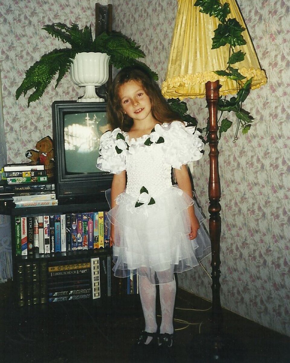 Ангелина в детстве