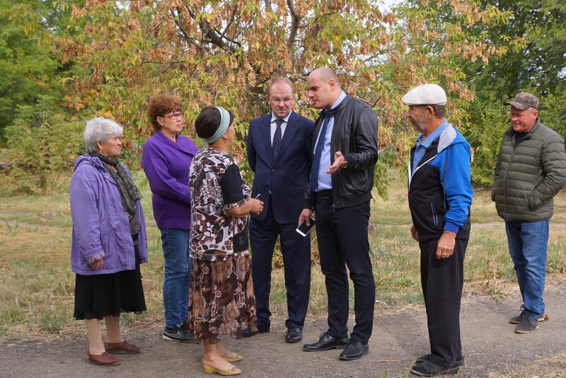 Кинотеатр юбилейный город волгоград. Долгопрудный микрорайон островок островок. Волгоград красноармейский район. Поселок водники волгоград. Мост через канал красноармейский район.