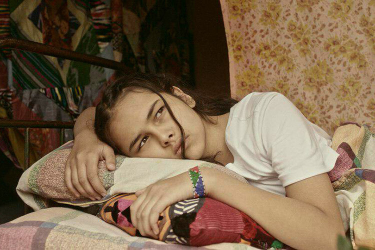 Кадр из фильма Умида Хамдамова "Горячая лепешка"