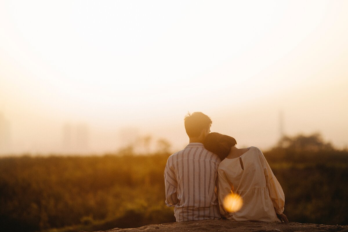 https://www.pexels.com/photo/man-and-woman-near-grass-field-1415131/