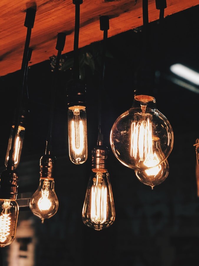 https://images.unsplash.com/photo-1507486990559-1d65aaad9ba6?ixlib=rb-1.2.1&ixid=eyJhcHBfaWQiOjEyMDd9&auto=format&fit=crop&w=675&q=80