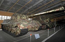 Танк «Тигр II» № 502 в бронетанковом музее в Кубинке, апрель 2010
