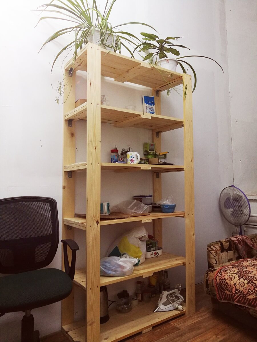 Метр на полметра и на два метра.