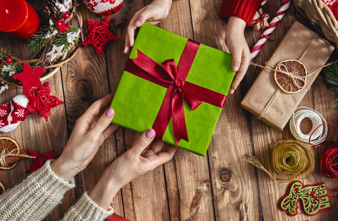 Что вы хотите получить и какие подарки собираетесь дарить сами на Новый год? :)