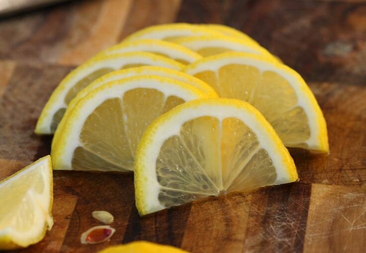 Что я делаю, чтобы разрезанный лимон был как свежий и не портился