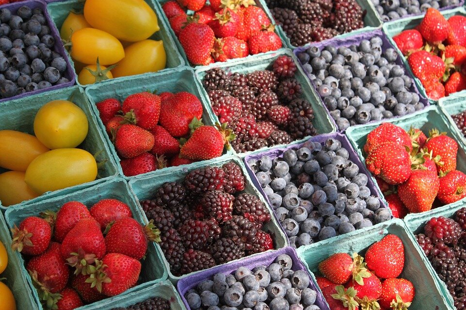 https://pixabay.com/ru/photos/фермеров-рынок-ягоды-фруктов-1311017/