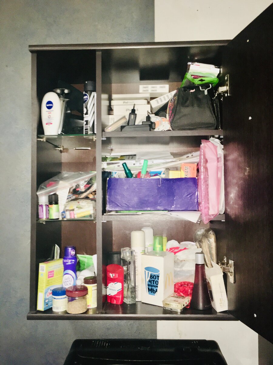 Полка - барахолка 🤯 до расхламления.