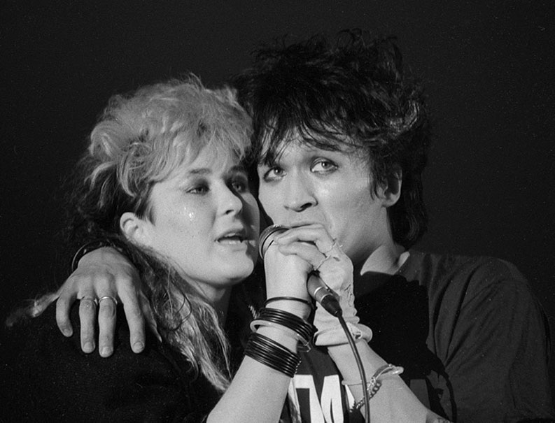 Джоанна и Цой. Источник: Яндекс Картинки