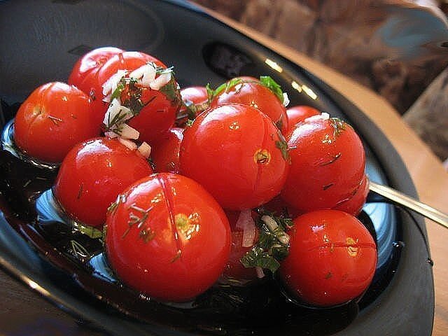 Малосольные помидоры с чесноком быстрого приготовления. Вкуснятина