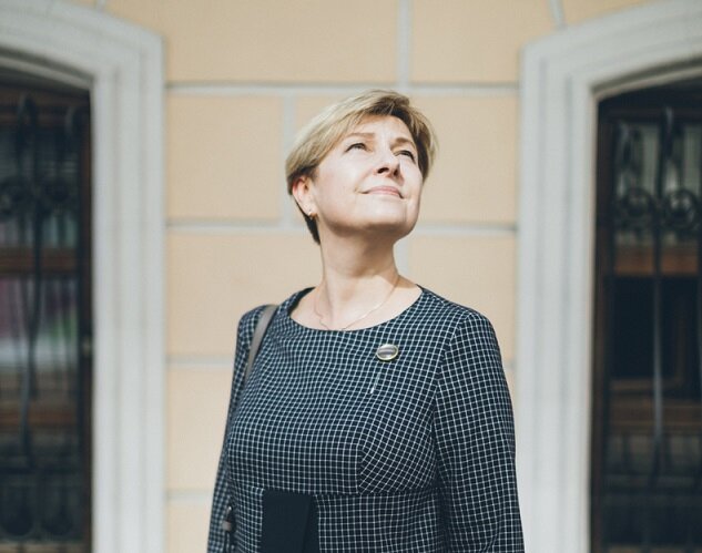 Иногда ценить начинаем только тогда, когда есть угроза потерять...