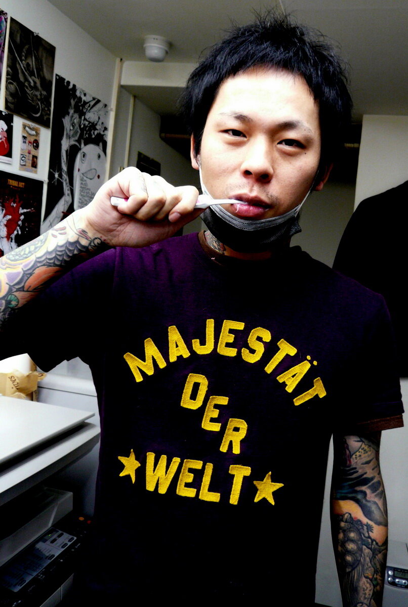 Мастер японской татуировки Gakkin