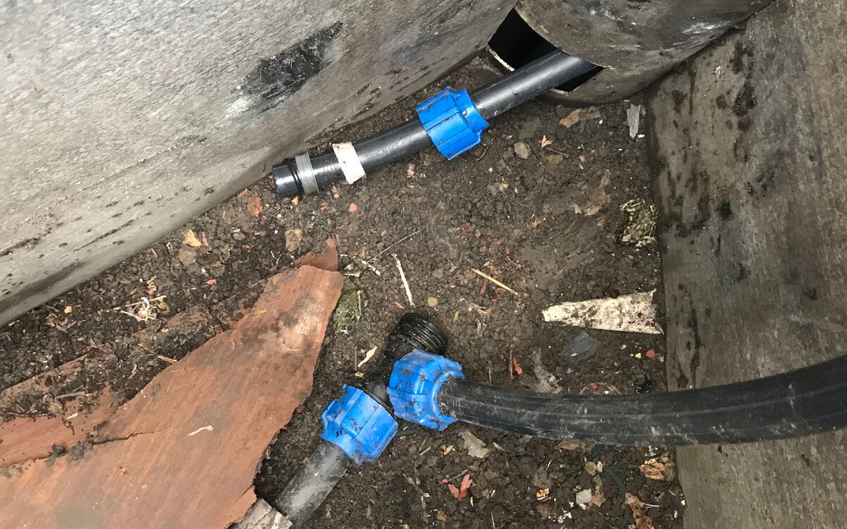 Раскрутил соединительный зажим от крестовины.