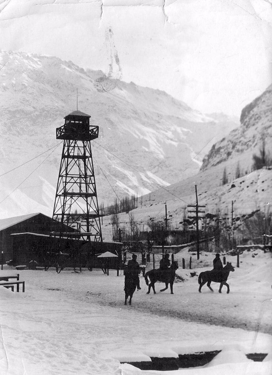 Пограничная застава. Кабардино-Балкария Баксан погранзастава. Зайсанский погранотряд застава КУЗЕУНЬ. Погран застава Балта. Погранзастава Хорог Ванч Истан застава зима.