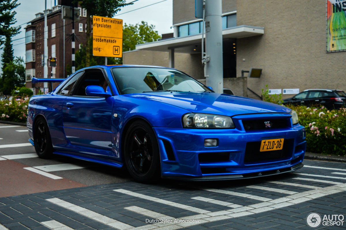 Скайлайн р 34. Nissan Skyline r34 GTR V-spec. Nissan Skyline gt-r 34 v-spec. Nissan Skyline r34 gt-r v-spec. Nissan Skyline GTR r34 v spec 2.