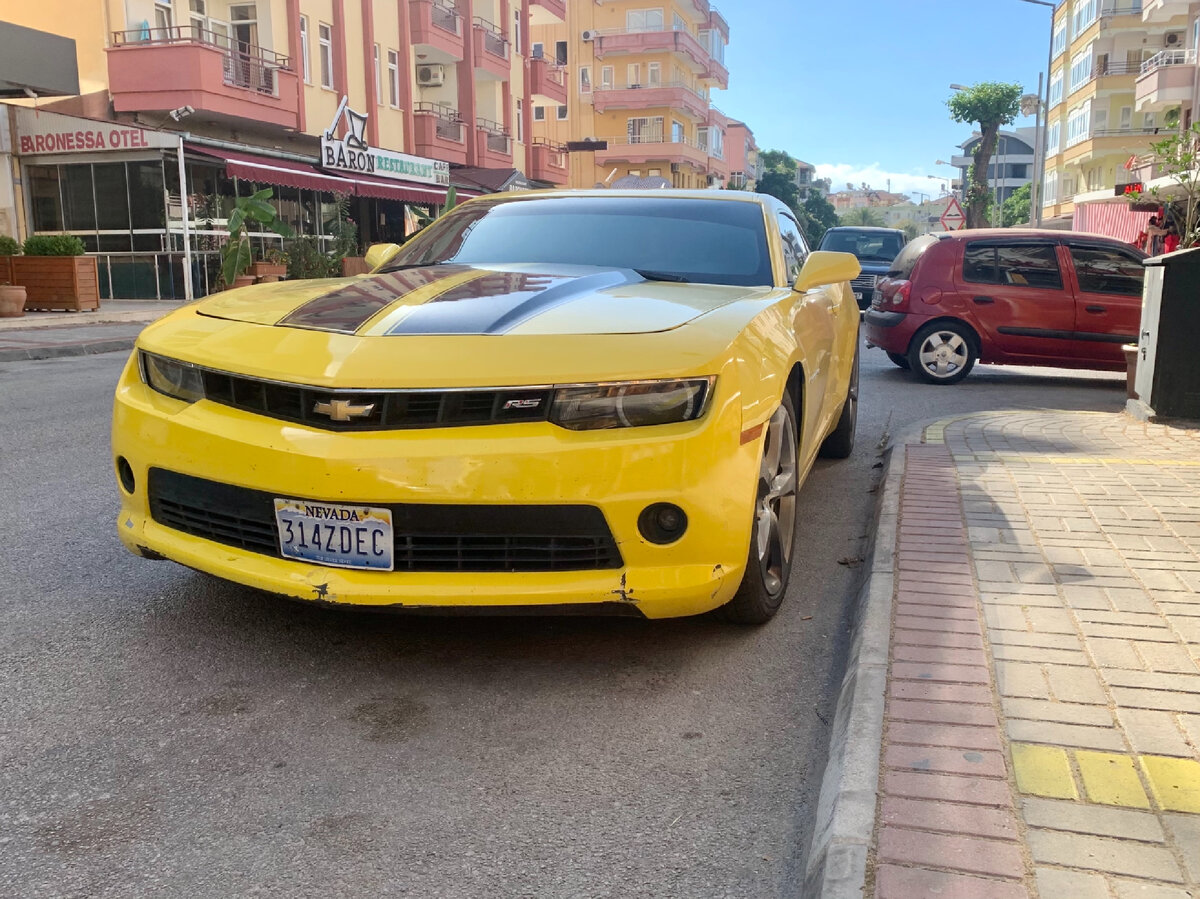 Бамблб или Chevrolet Camaro