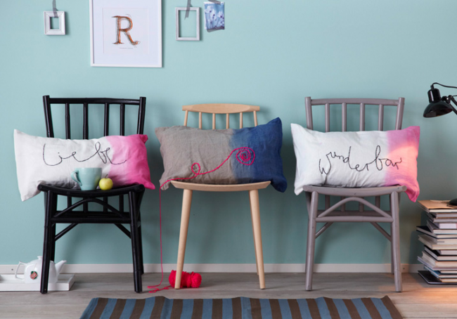 Яркие подушки оживят любой интерьер