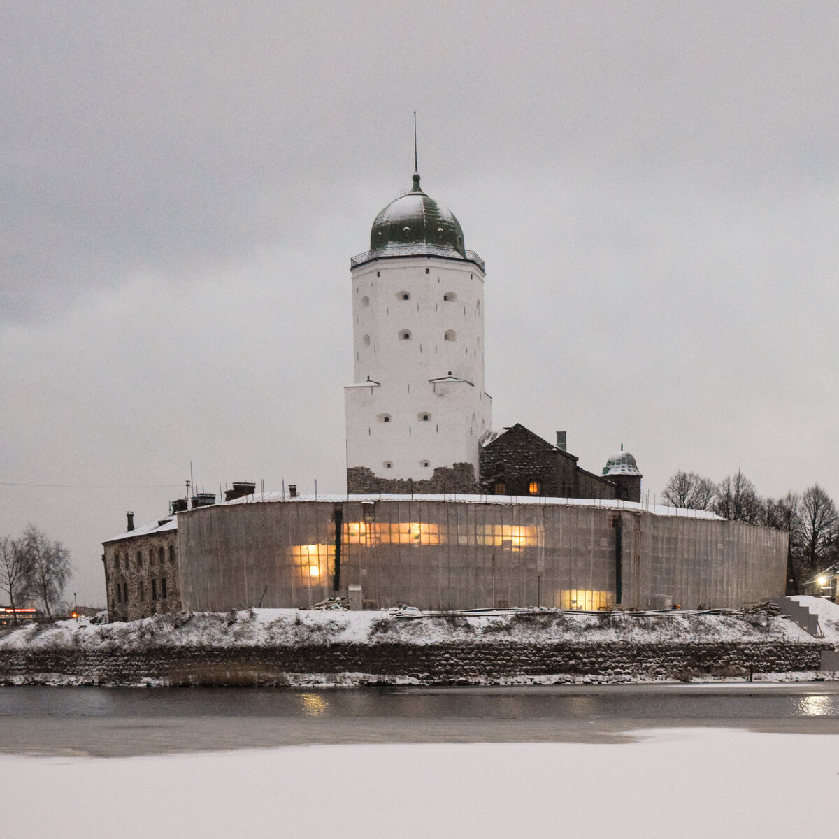 Выборгский замок зимой