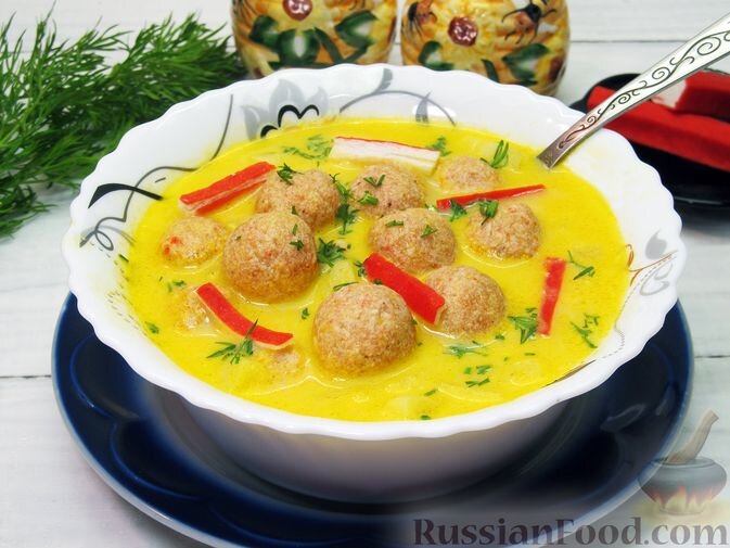 сыр плавленый, крабовые палочки, картофель, морковь, лук репчатый, яйца, мука, сухари панировочные, чеснок, масло растительное, соль, перец чёрный молотый, зелень укропа