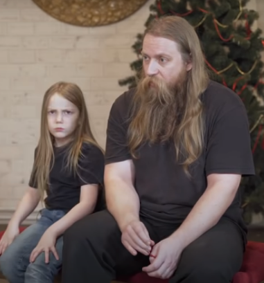 Хеймдалль и Евгений Тепляковы. Скриншот передачи «Девятилетняя студентка МГУ Алиса Теплякова, ее семья и их критики»