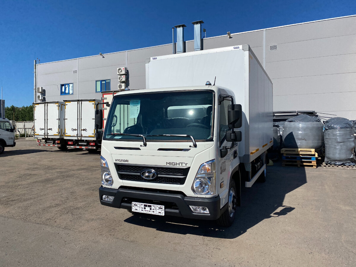 В данном случае, изотермический фургон установлен на шасси Hyundai Mighty EX8