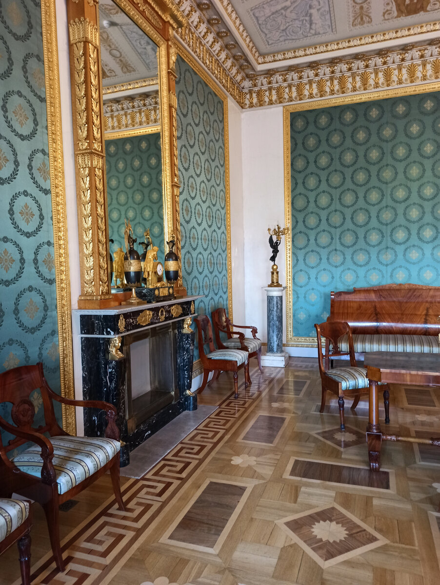 Голубая гостиная