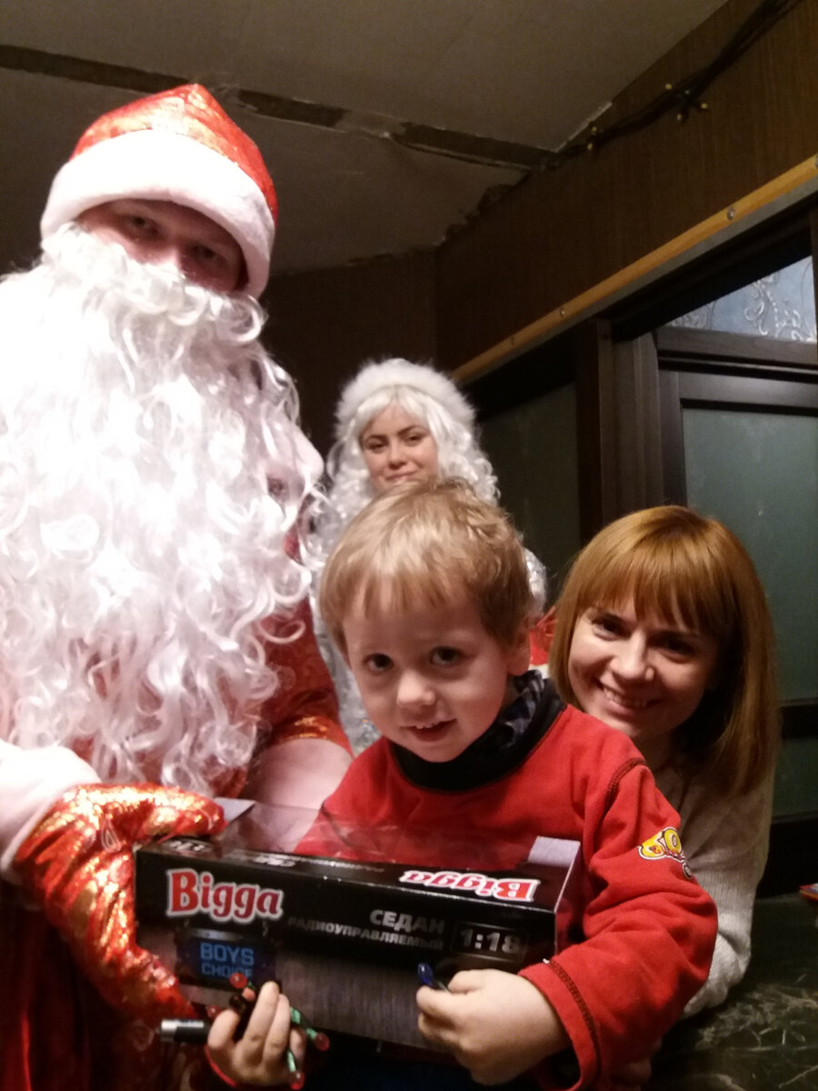 К нам приходят каждый год волонтёры! 