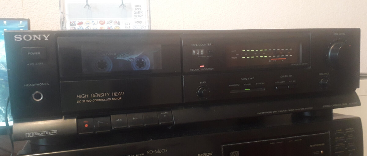 Рис. 1. Кассетная дека Sony TC-FX211