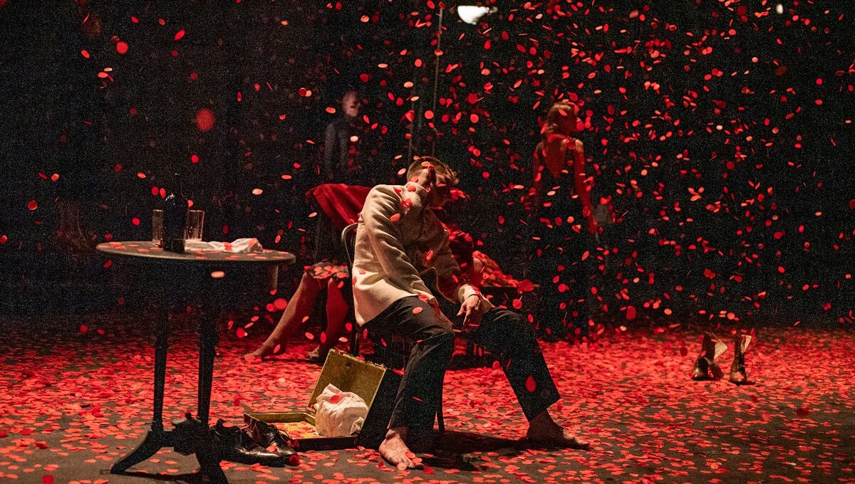 Сцена из спектакля. Фото из архива театра