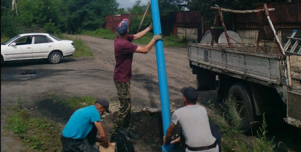 Водитель белогорск. Танк снес столб.