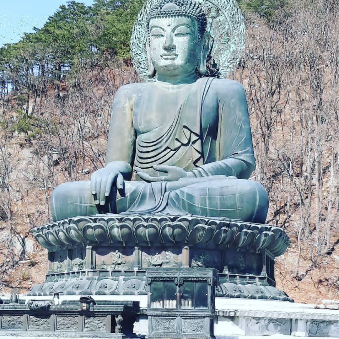 Тогда получается, первоначально счастье. А там где живет счастье туда же текут деньги, а вместе с ними и возможности, и удача, и успех в семье, и в жизни. 