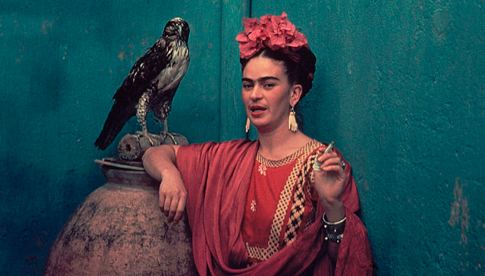 фото: Фрида Кало, 1939 (фото для журнала Vogue)