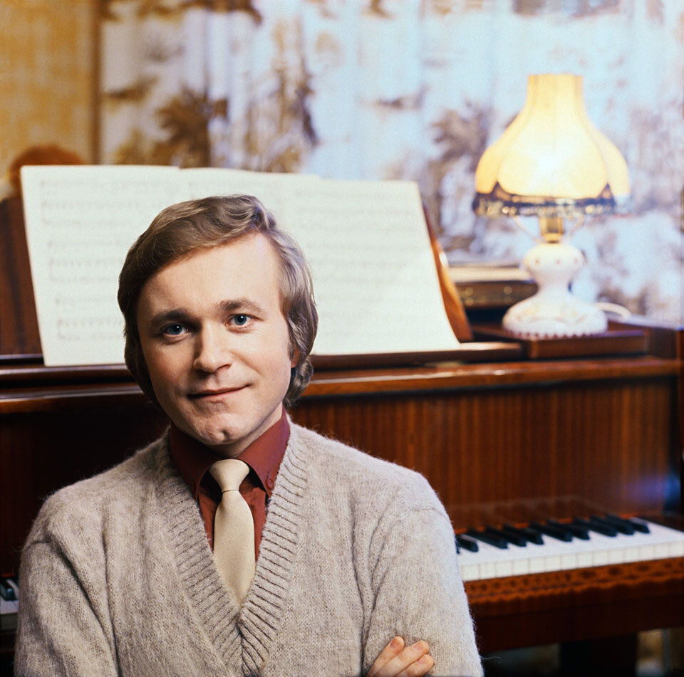 Современные русские композиторы. Композитора исполнителя. Композитора исполнителя. Композитора исполнителя. Композитора исполнителя.