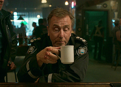 Когда пытаешься сделать вид, что в твоей кружке чай 