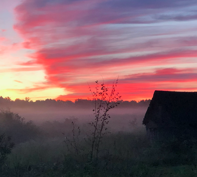 60-летний Саша уверен, что мир не проживет долго без какой-нибудь катастрофы: "Они и происходят постоянно – ураганы, аварии на атомных станциях... Только все это не с нами. Но и до нас дело дойдет!".