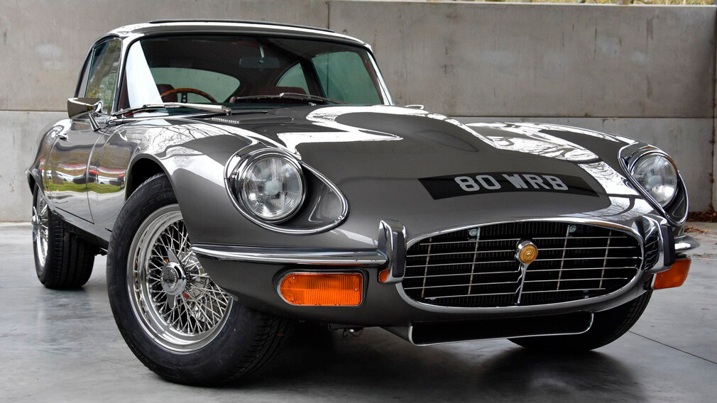 Jaguar E-Type Series 3 является дорогим автомобилем, а полностью восстановленный он вырастает в цене в несколько раз