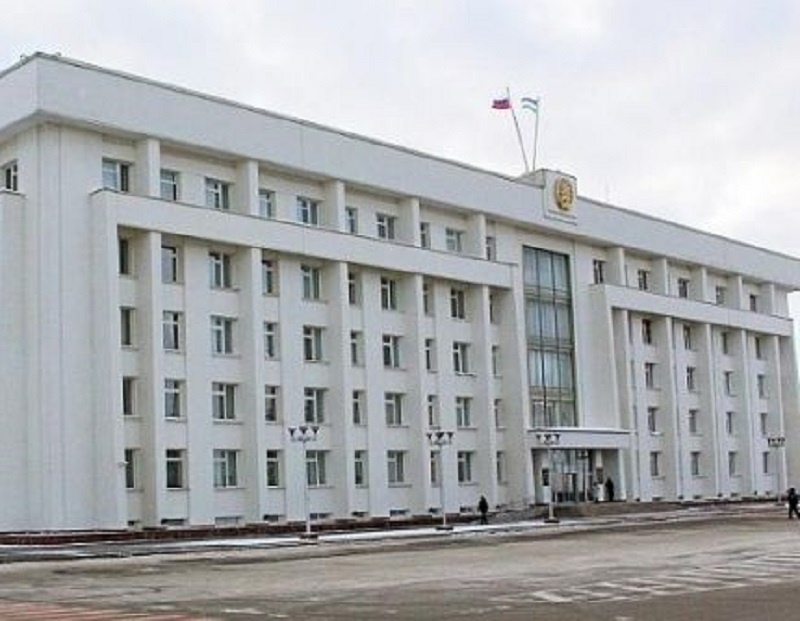 Радий Хабиров на оперативном совещании объявил о кадровых перестановках. Решением совета от 15 мая Рустам Мусин назначен исполняющим обязанности руководителя администрации Краснокамского района. Да этого он занимал должность главы Мишкинского района.