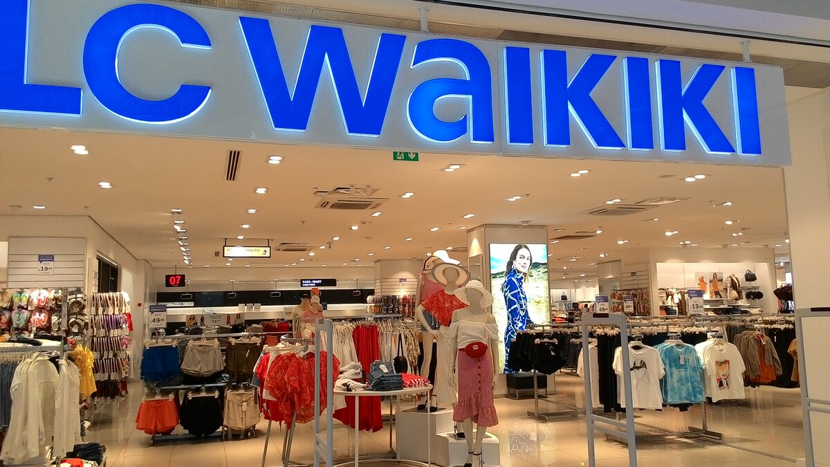 Вайкики одежда. Магазин одежды в Турции LC Waikiki. Магазин одежды в Турции Вайкики. Льюис Вайкики. LC Waikiki детская одежда.