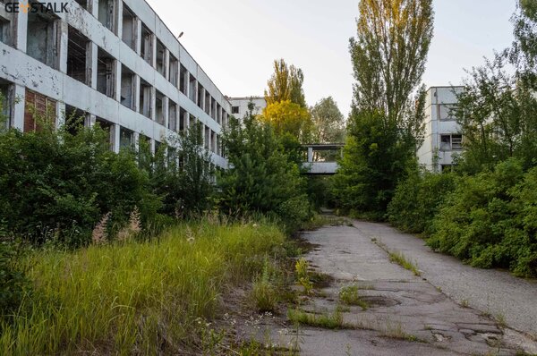 Как выглядит самый большой заброшенный завод в Припяти?