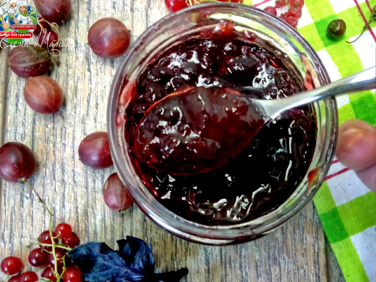 Желе из красной смородины и крыжовника