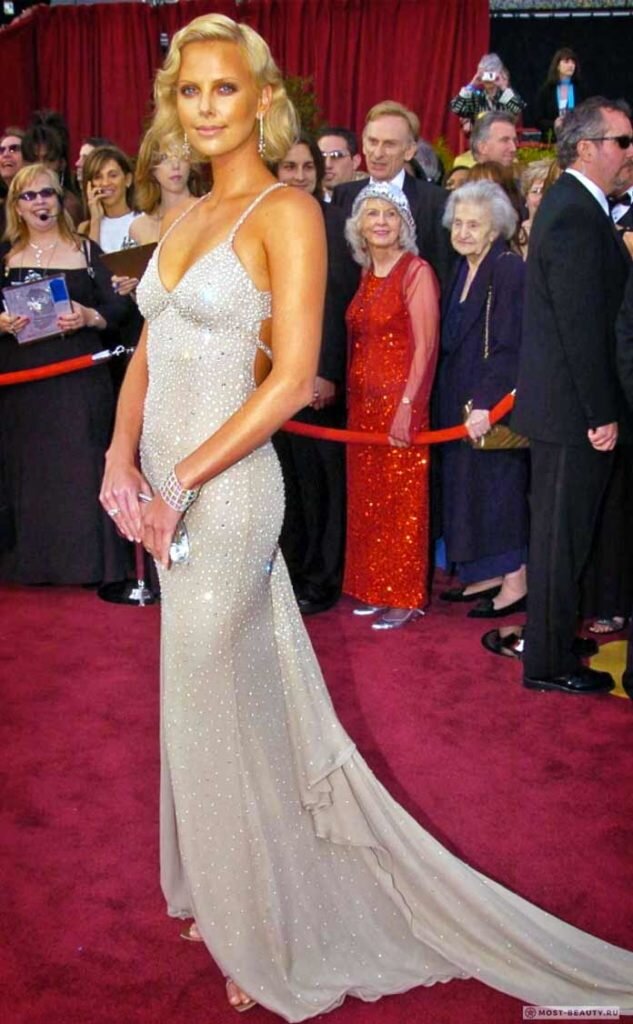 рене зеллвегер оскар 2004. оскар 2004. оскар 2004. церемония оскар 2004. оскар 2004 год.