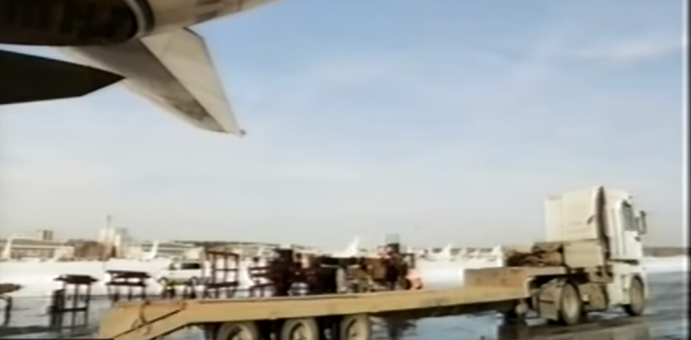 Через задний люк выгрузить отсек фюзеляжа МС-21 не удаётся