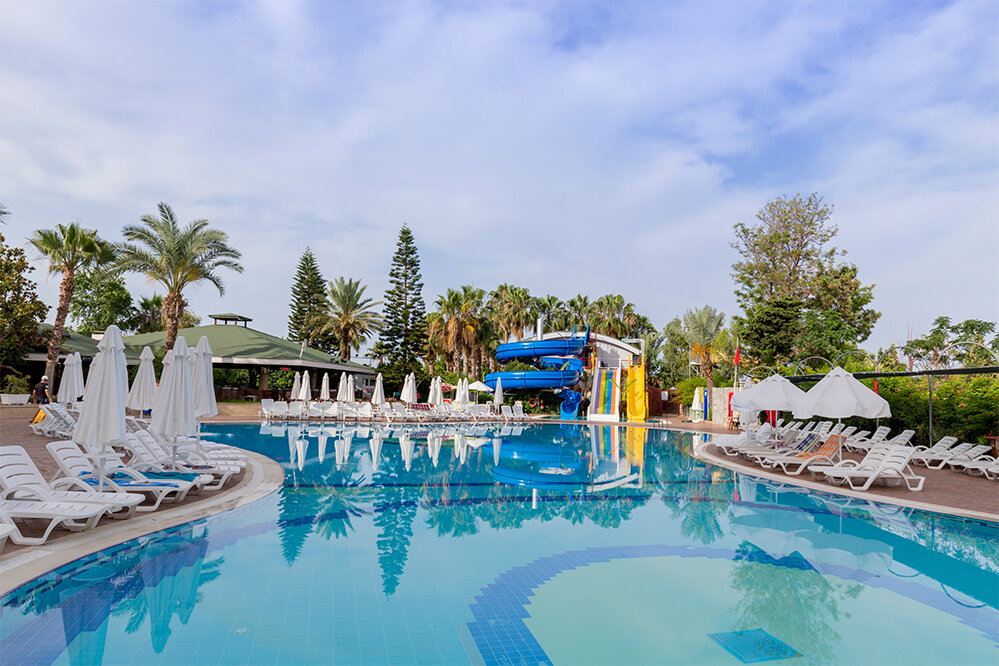 Территория отеля Holiday park resort hotel 5*Территория отеля Holiday park resort hotel 5