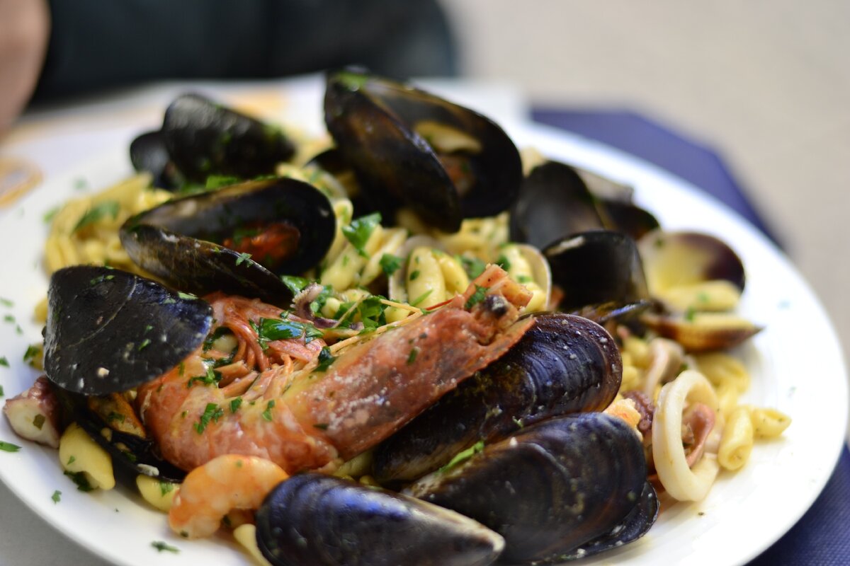 Как дешево и сытно пообедать в историческом центре Бари