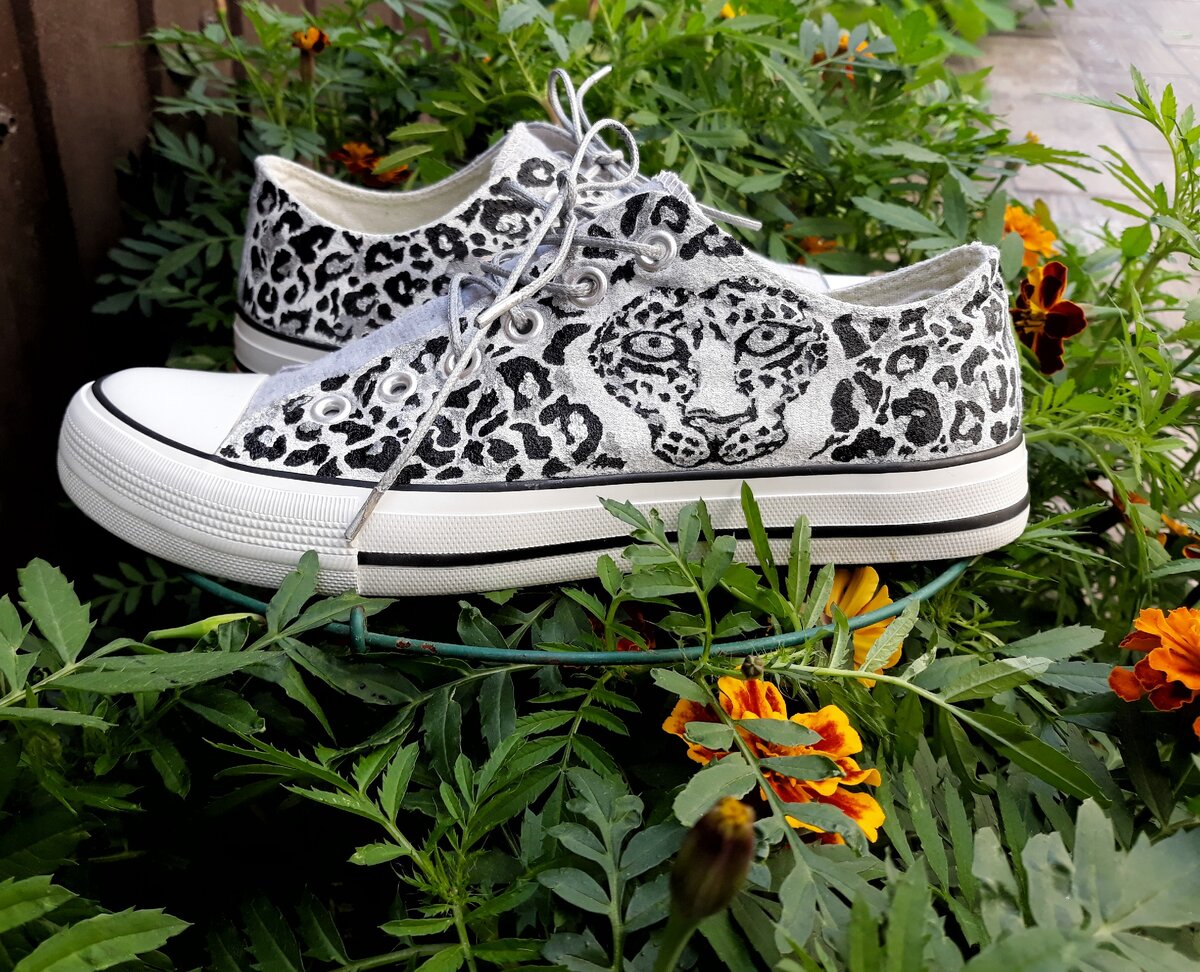 Фото автора, ручная роспись кед