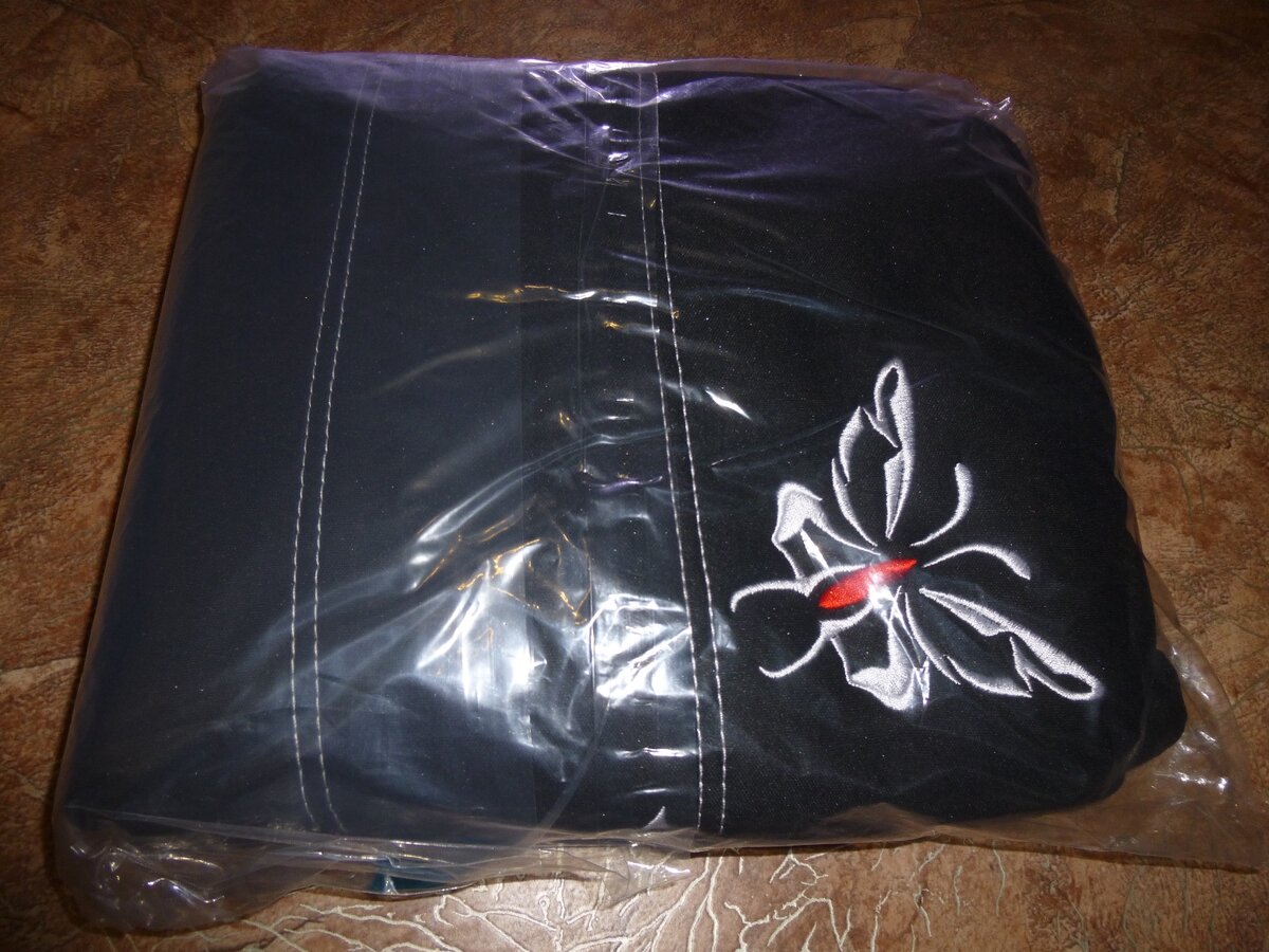 Дешёвые чехлы для автмобиля с рисунком «бабочки»