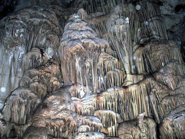 Пещера Чиль-Устун. Картинка из свободных источников в интернете