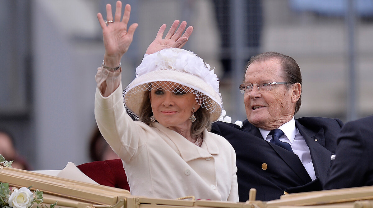 Роджер Мур с последней женой Кристиной Толструп. Фото Яндекс