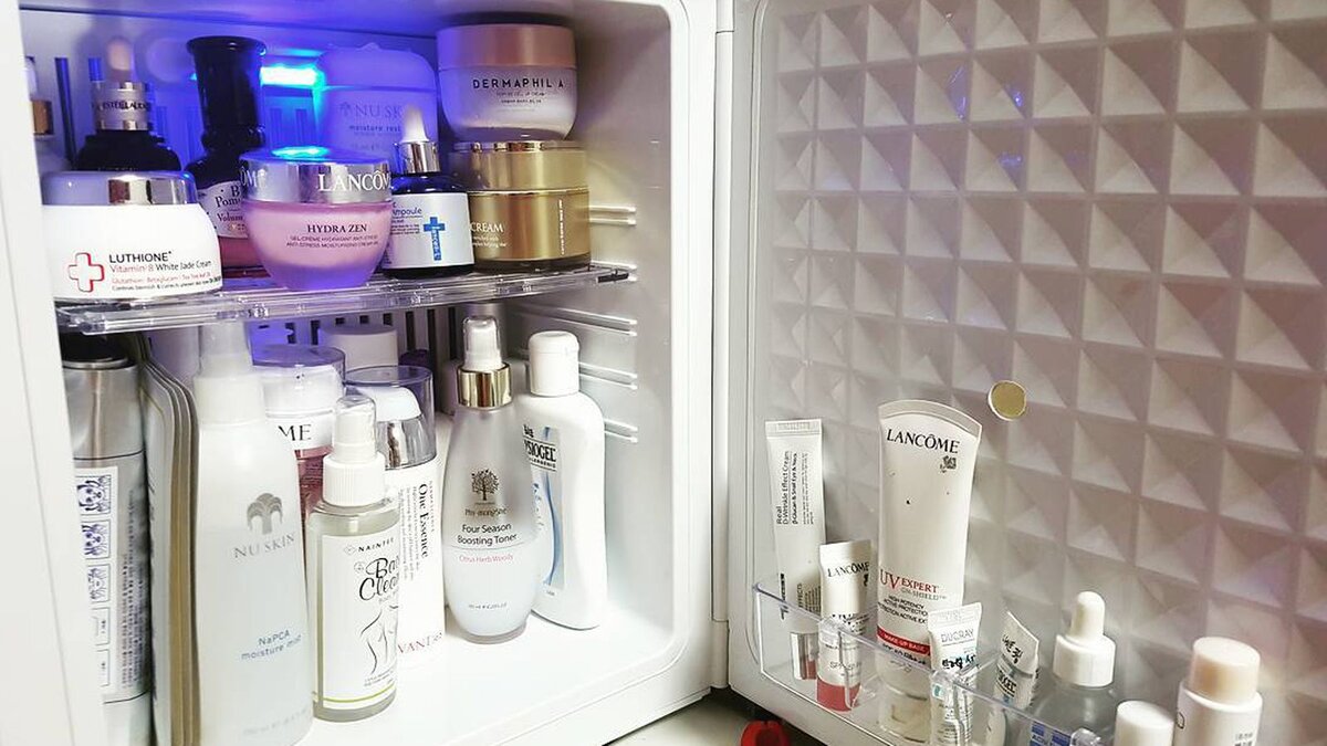 Мини-холодильник для косметики и лекарств